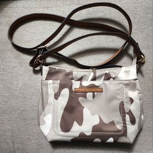 Tommy Hilfiger camo crossbody
